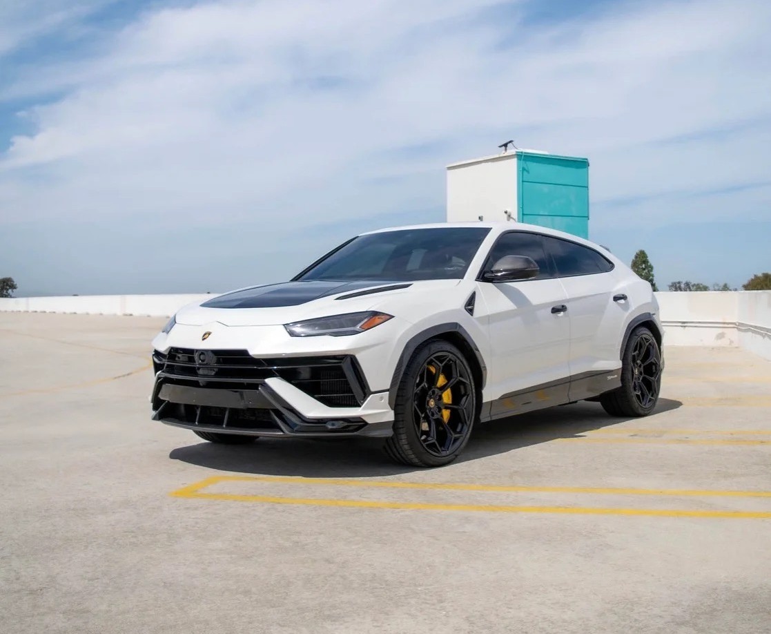Lamborghini Urus Performante — White