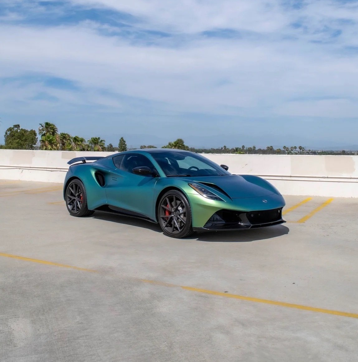 Lotus Emira — Magma Green